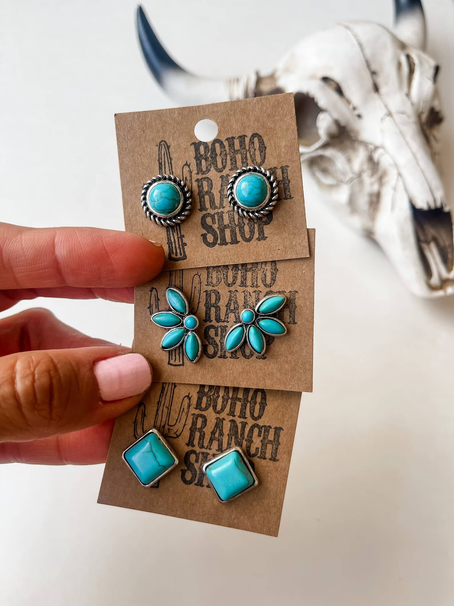 Western Turquoise Stud Earrings: Round