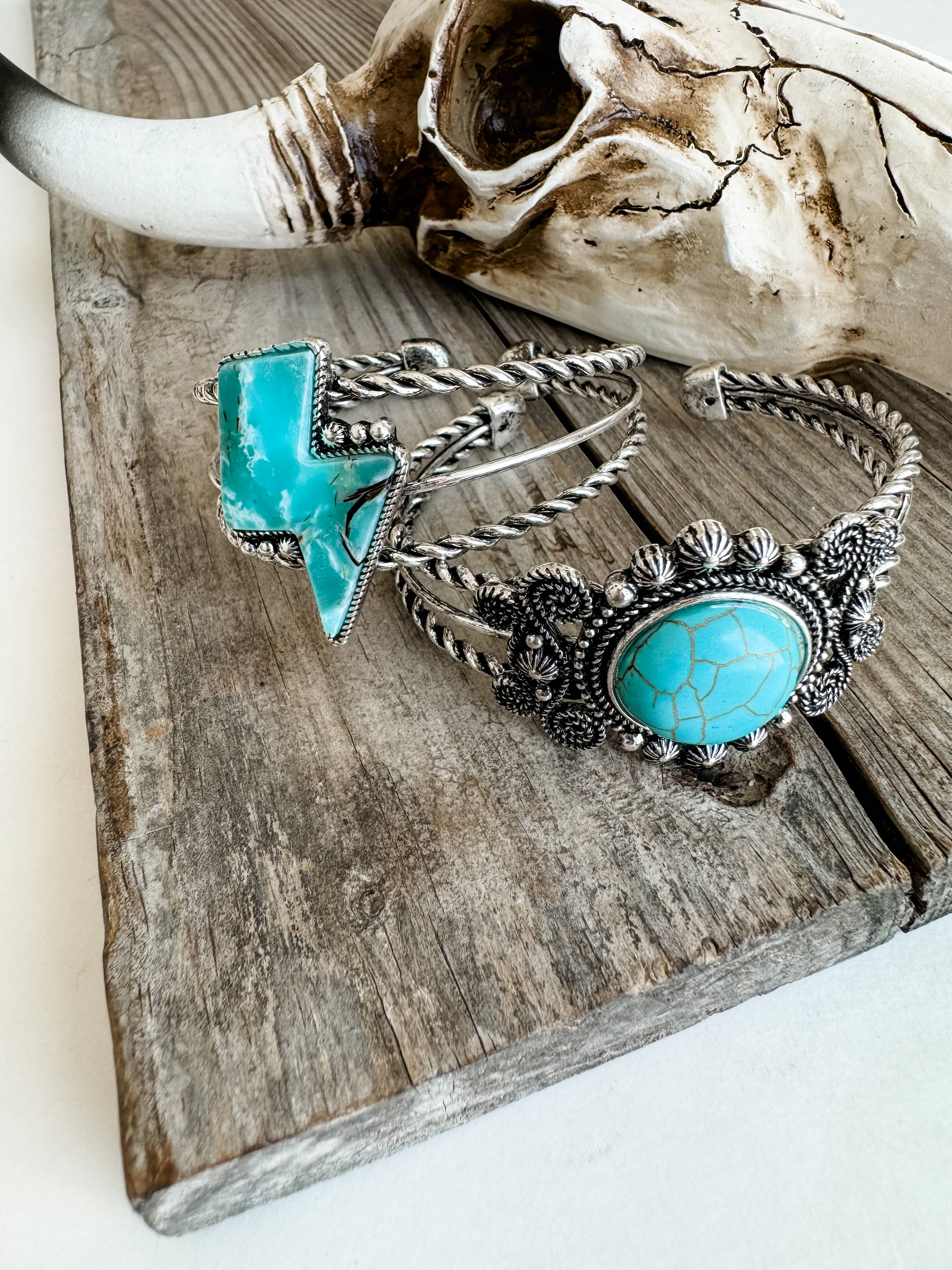 Western Navajo Style Stone Bracelet: LIGHTNING BOLT