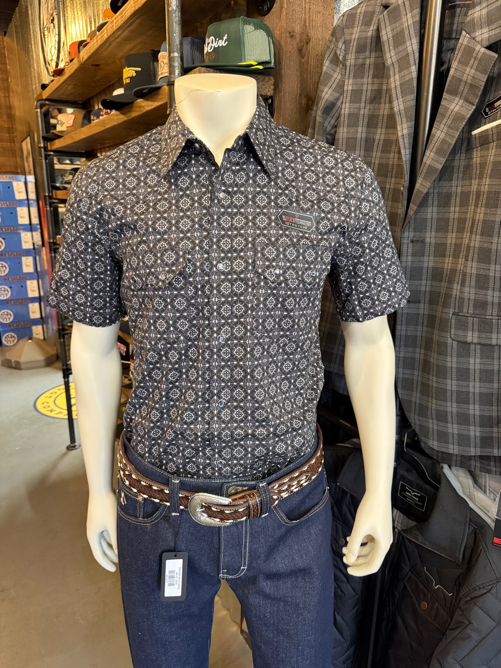 Black medallion print snap