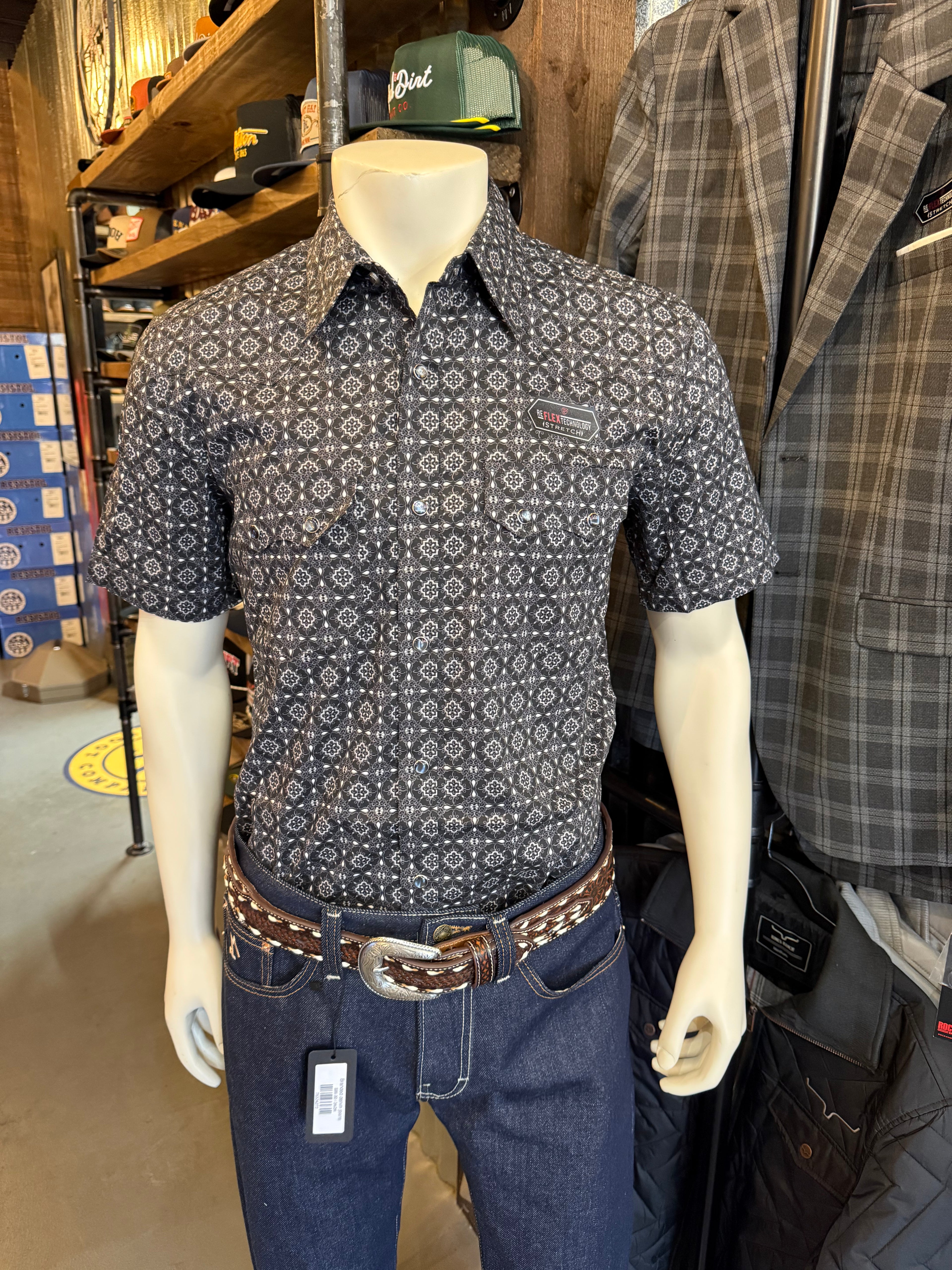 Black medallion print snap
