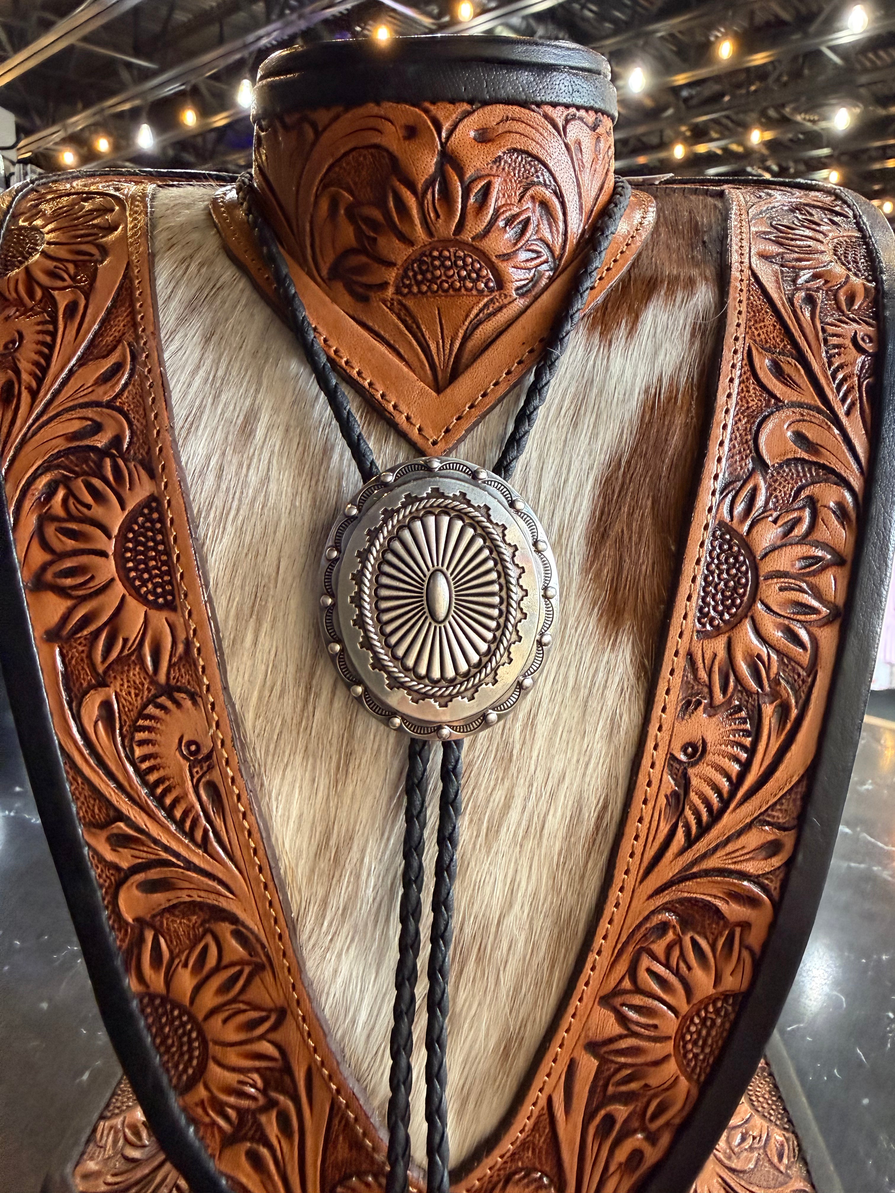 Oval concho bolo tie