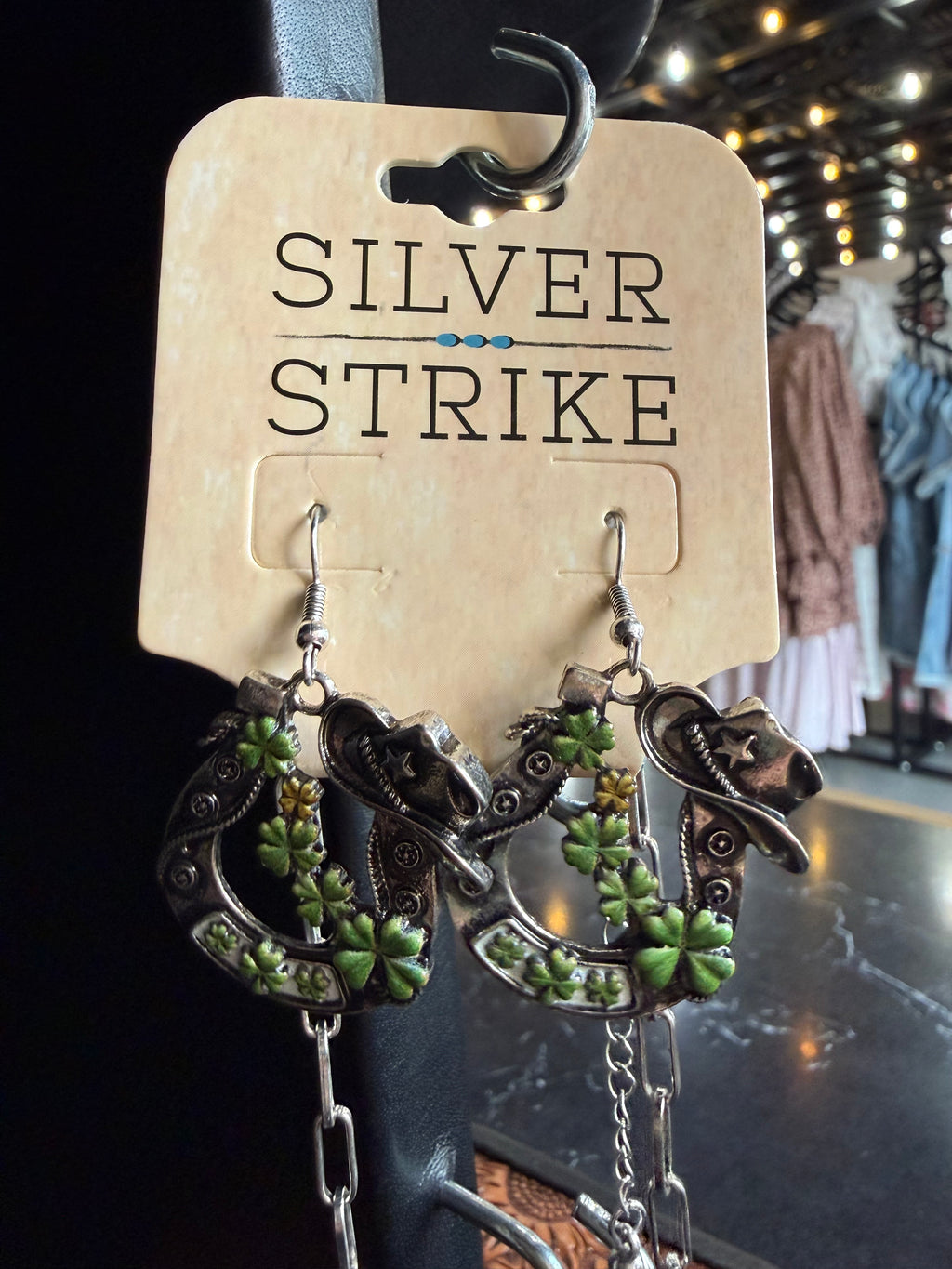 Horseshoe and clover set