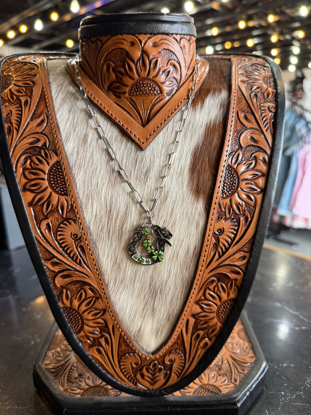 Horseshoe and clover set