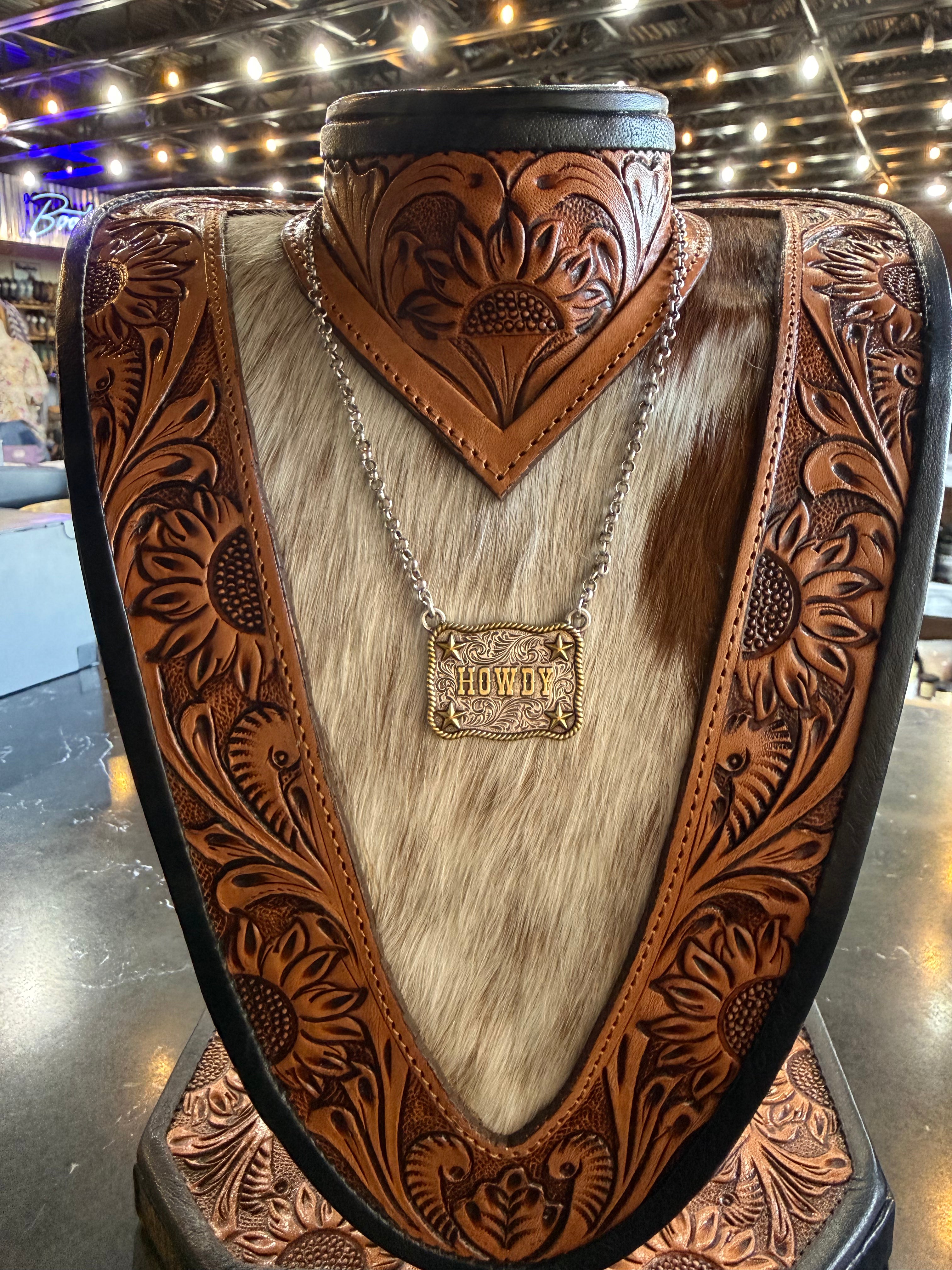 Howdy buckle set