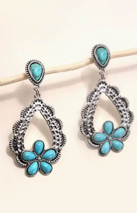 Turquoise flower earrings