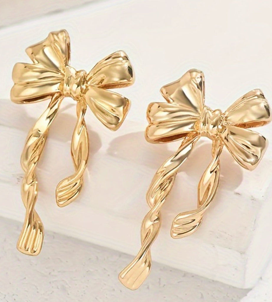 Gold bow earrings