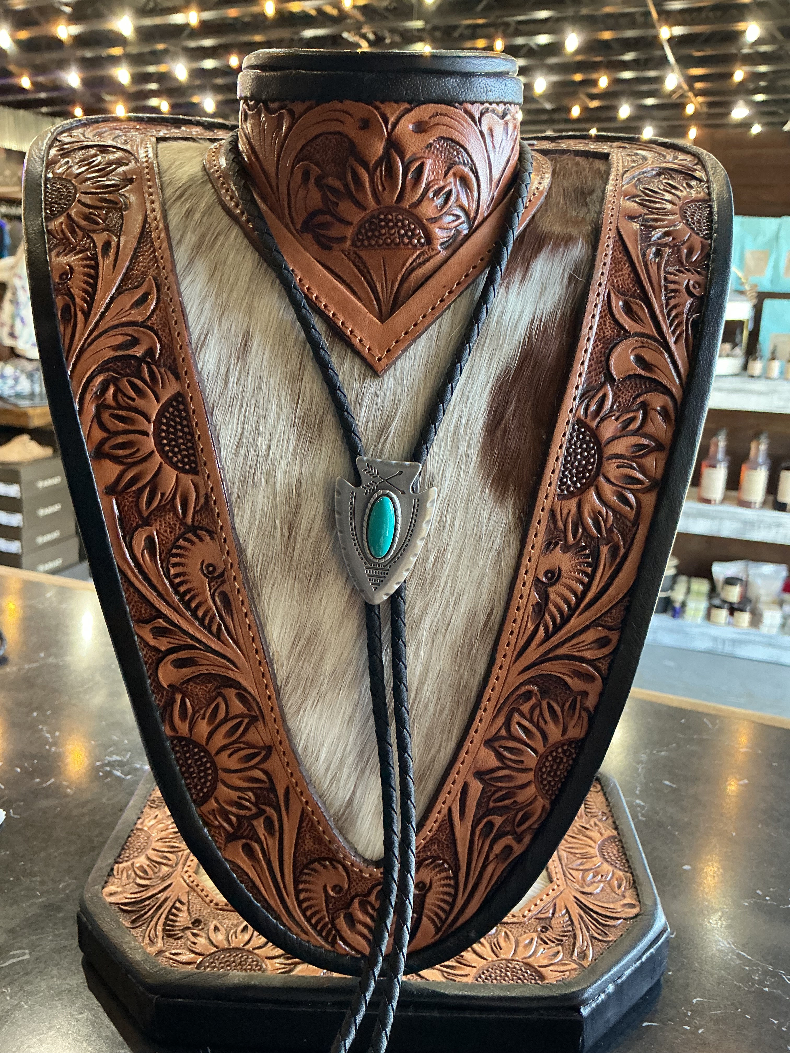 Arrowhead bolo