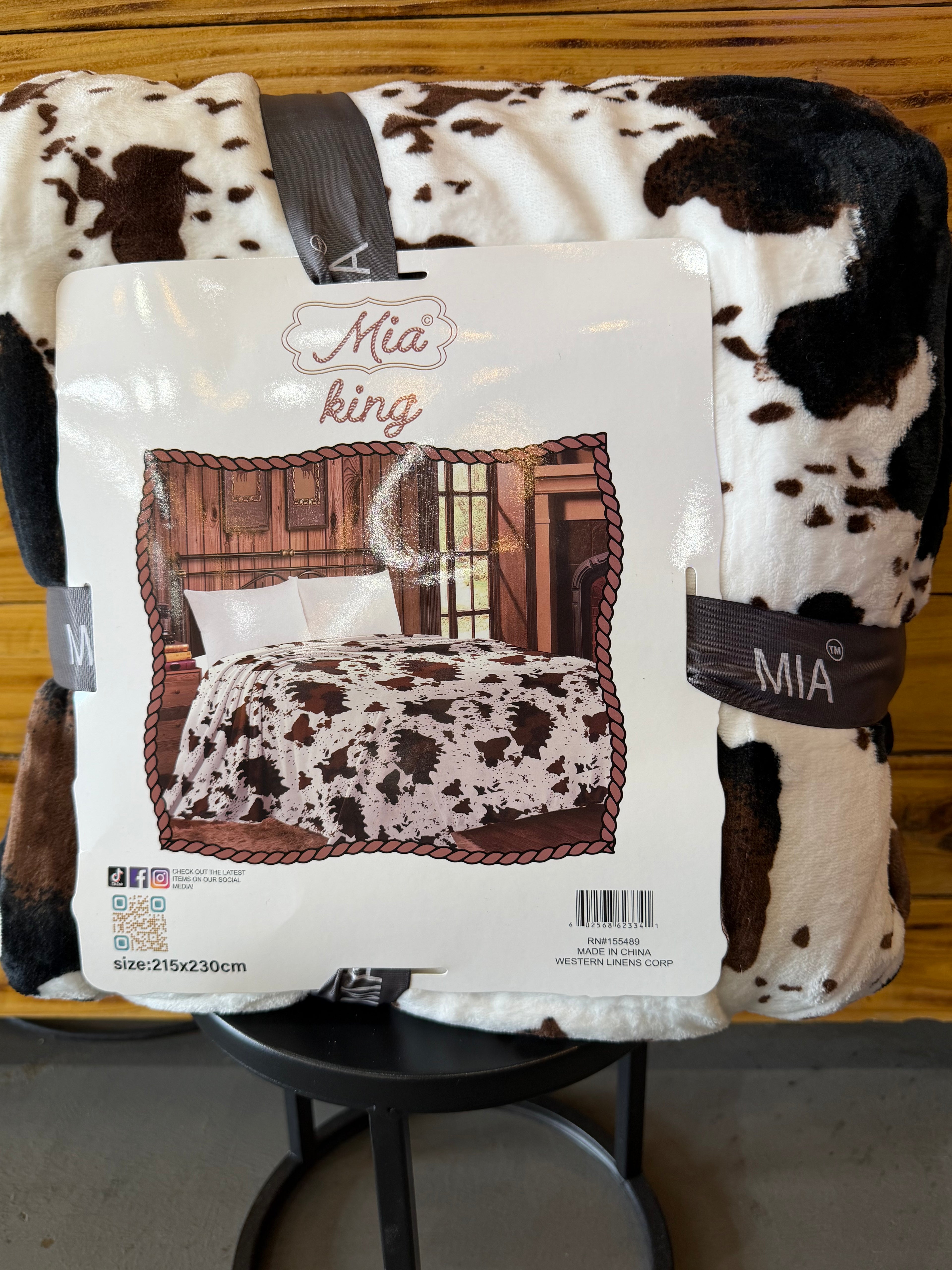 Mia Cowhide Blanket KING