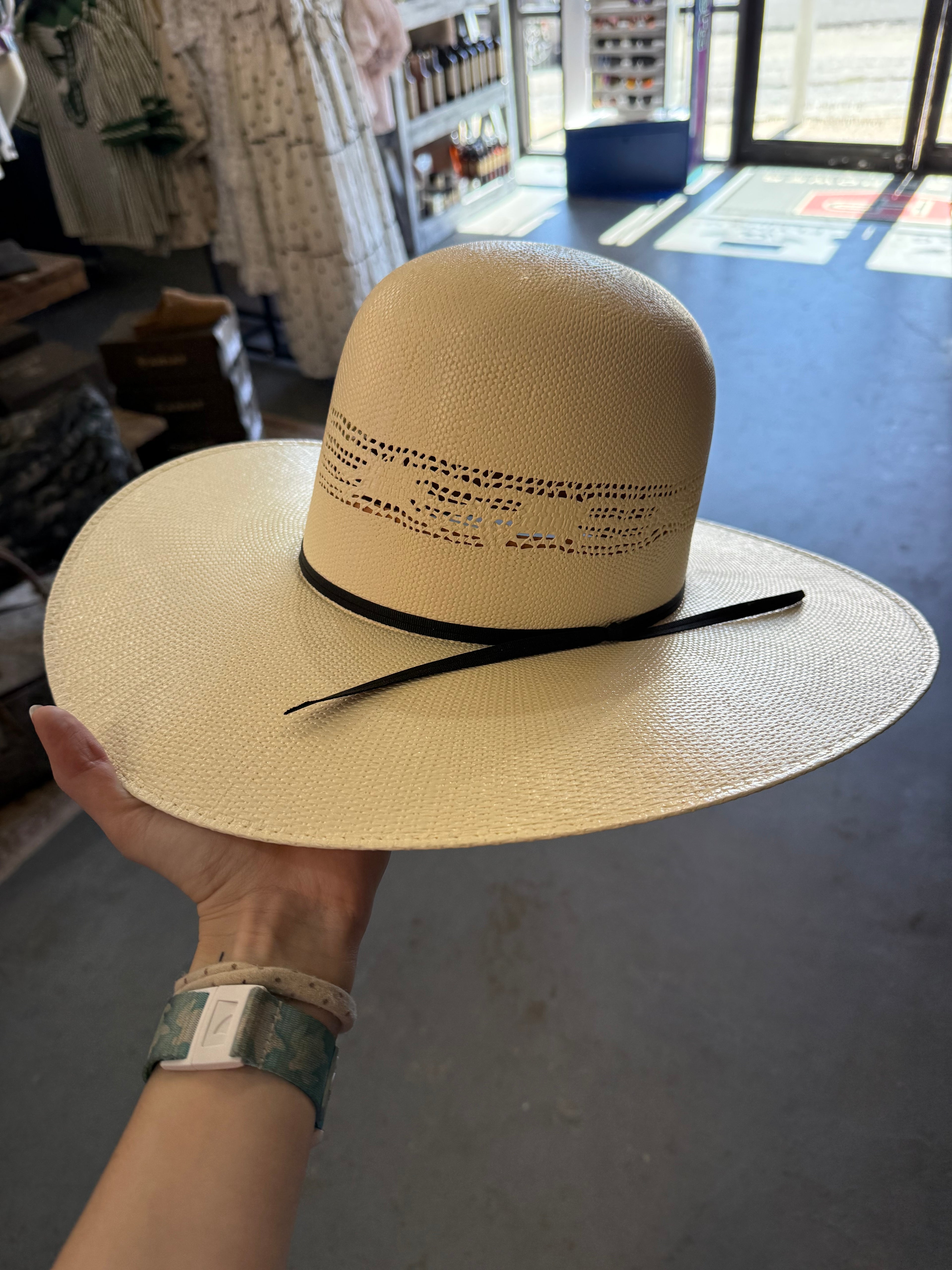 Holland natural straw