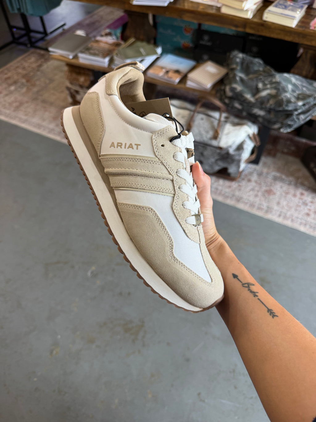 Ranch runner cream tennis shoe