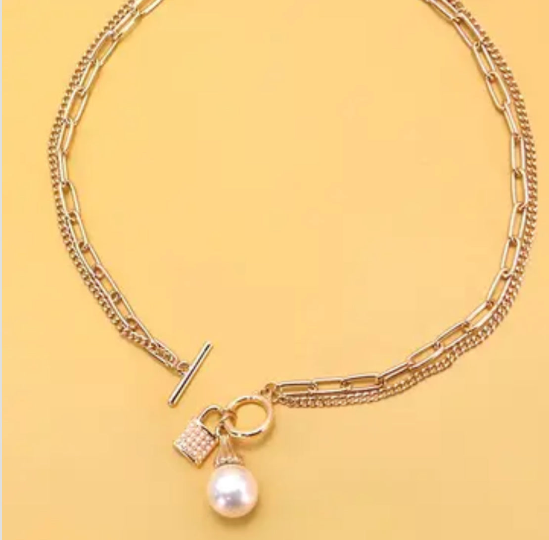 pearl and lock necklace