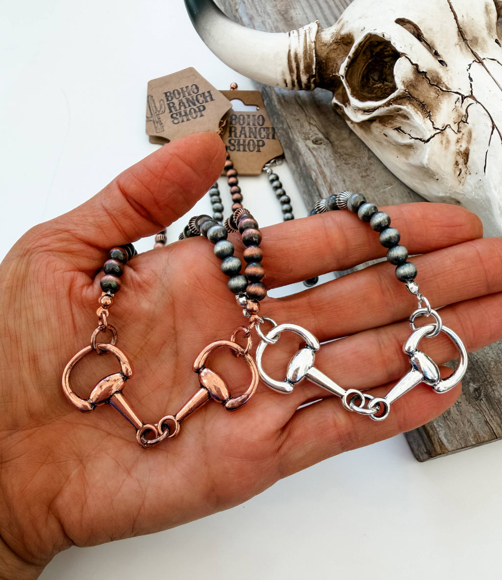 Horsebit Navajo Pearl Necklace: SILVER