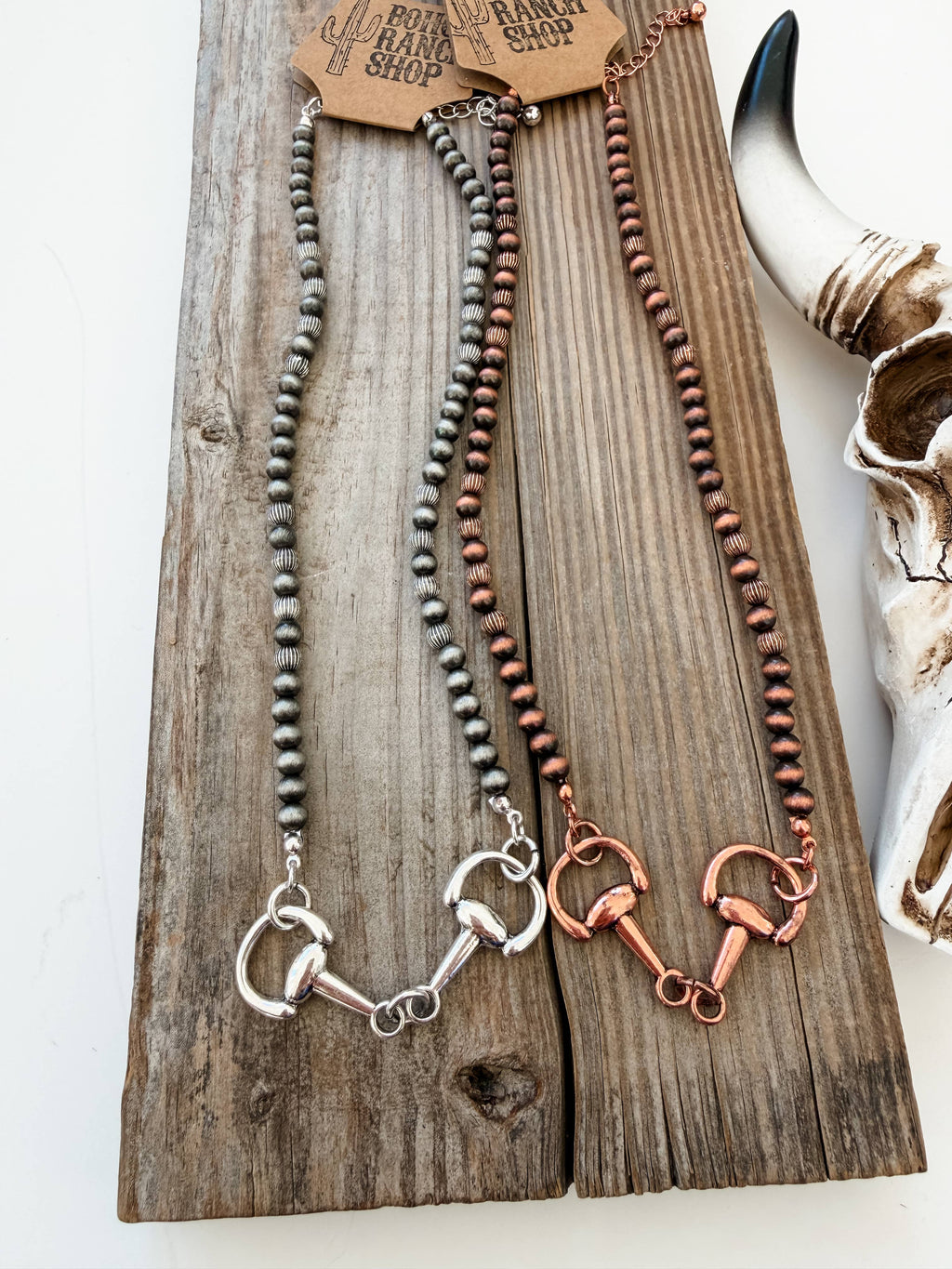 Horsebit Navajo Pearl Necklace: SILVER
