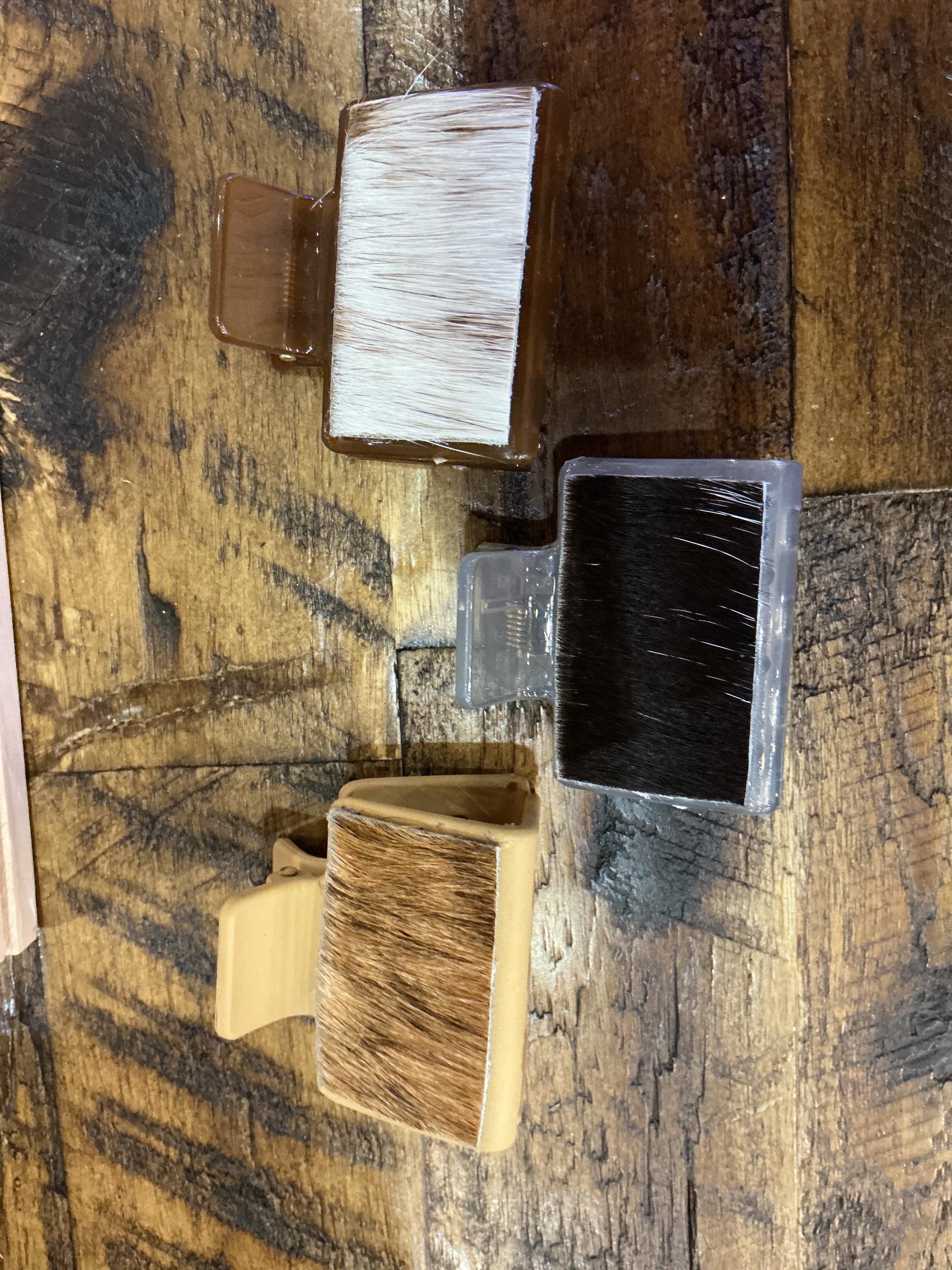 Small cowhide claw clips