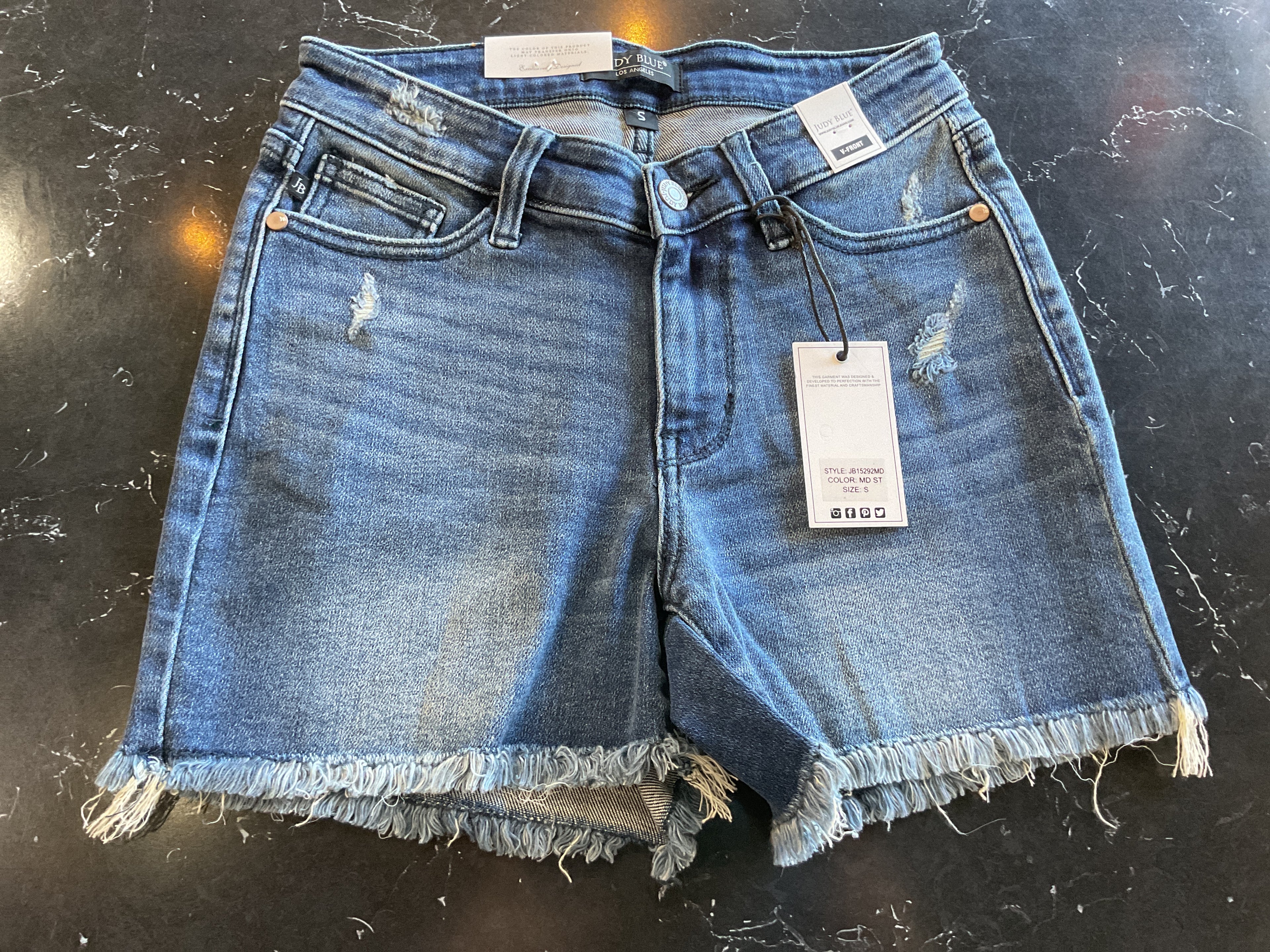 HW V-front shorts