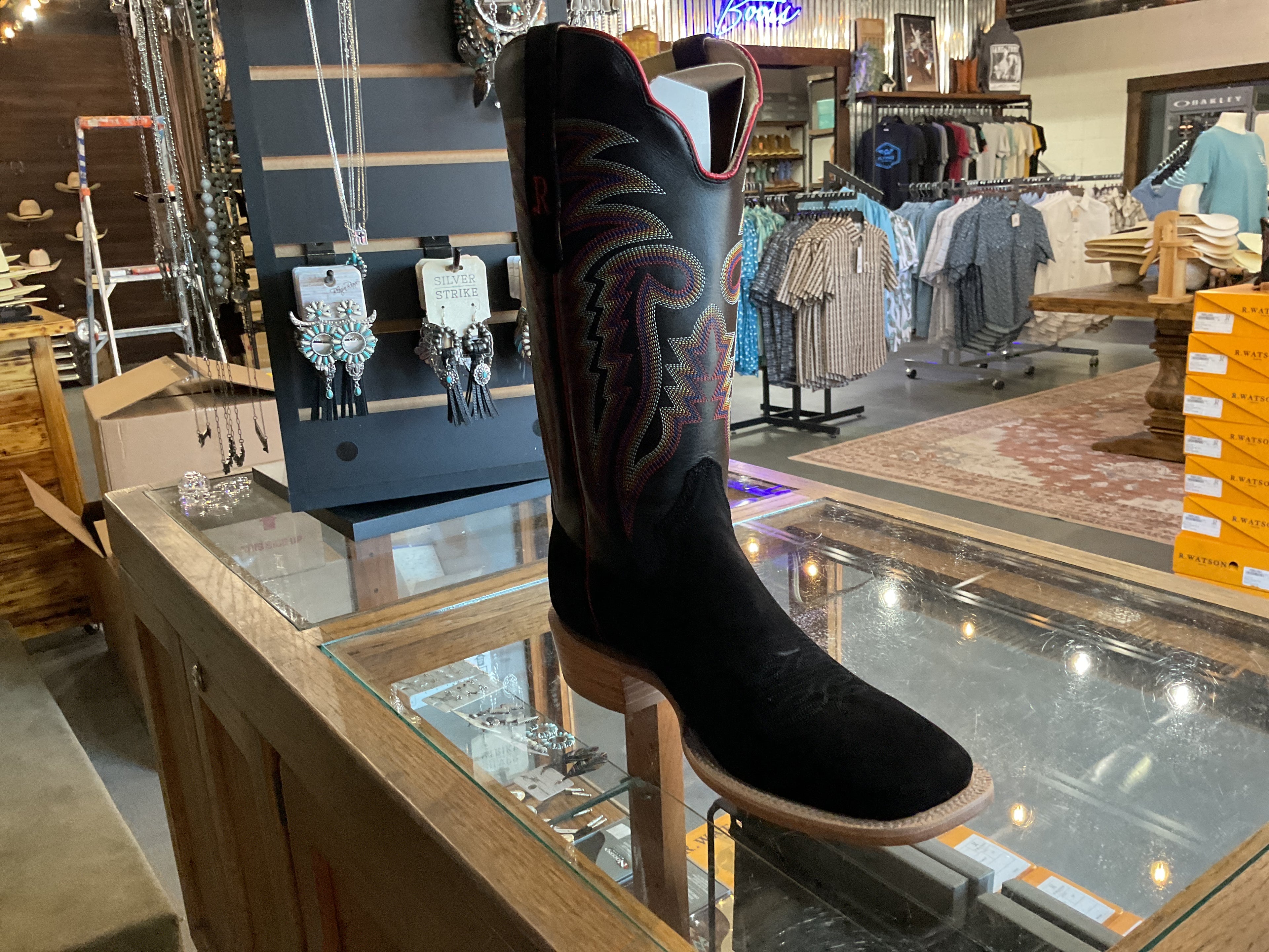 Men’s black R. Watson roughout