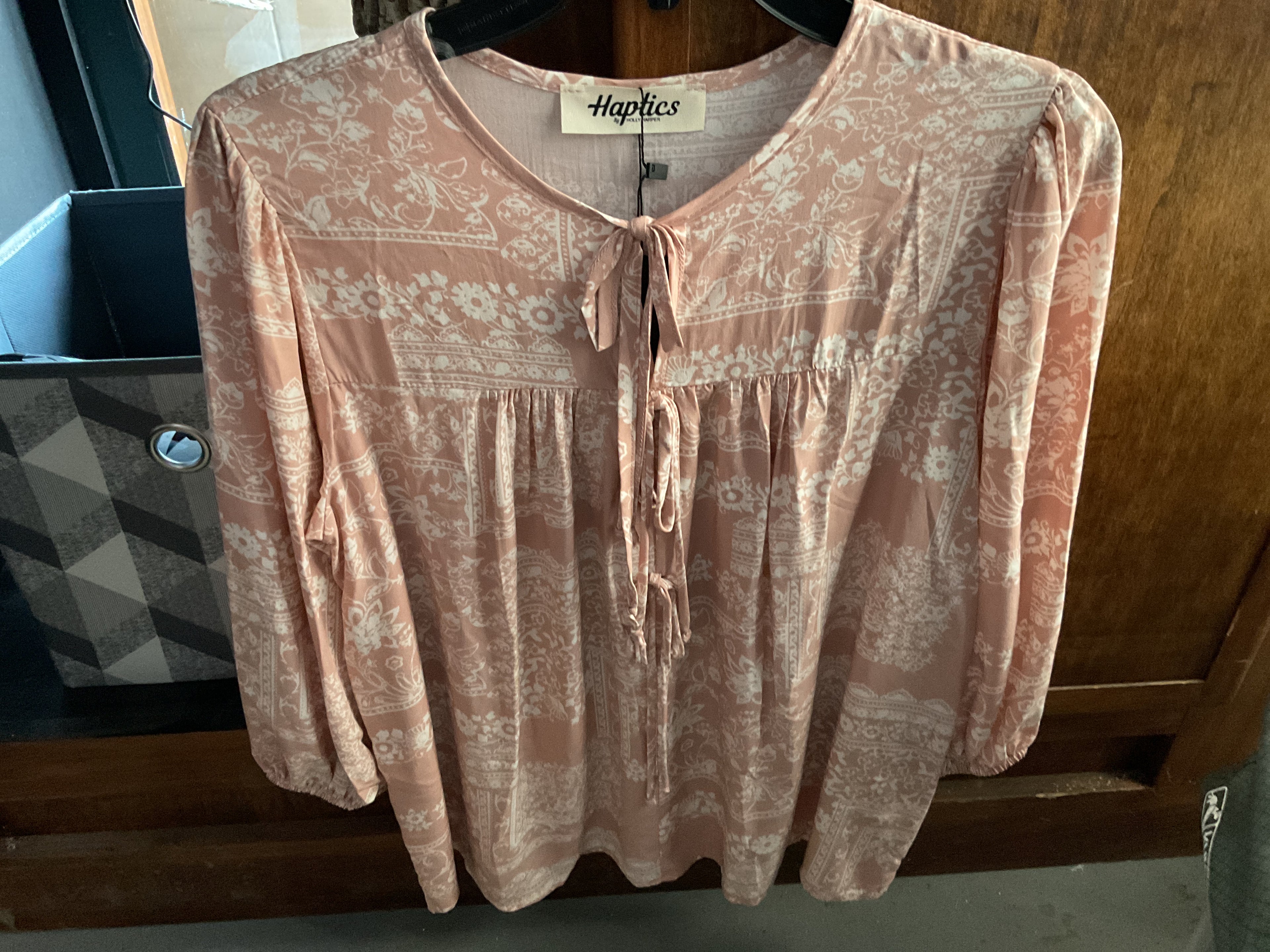 Mauve blouse with bows