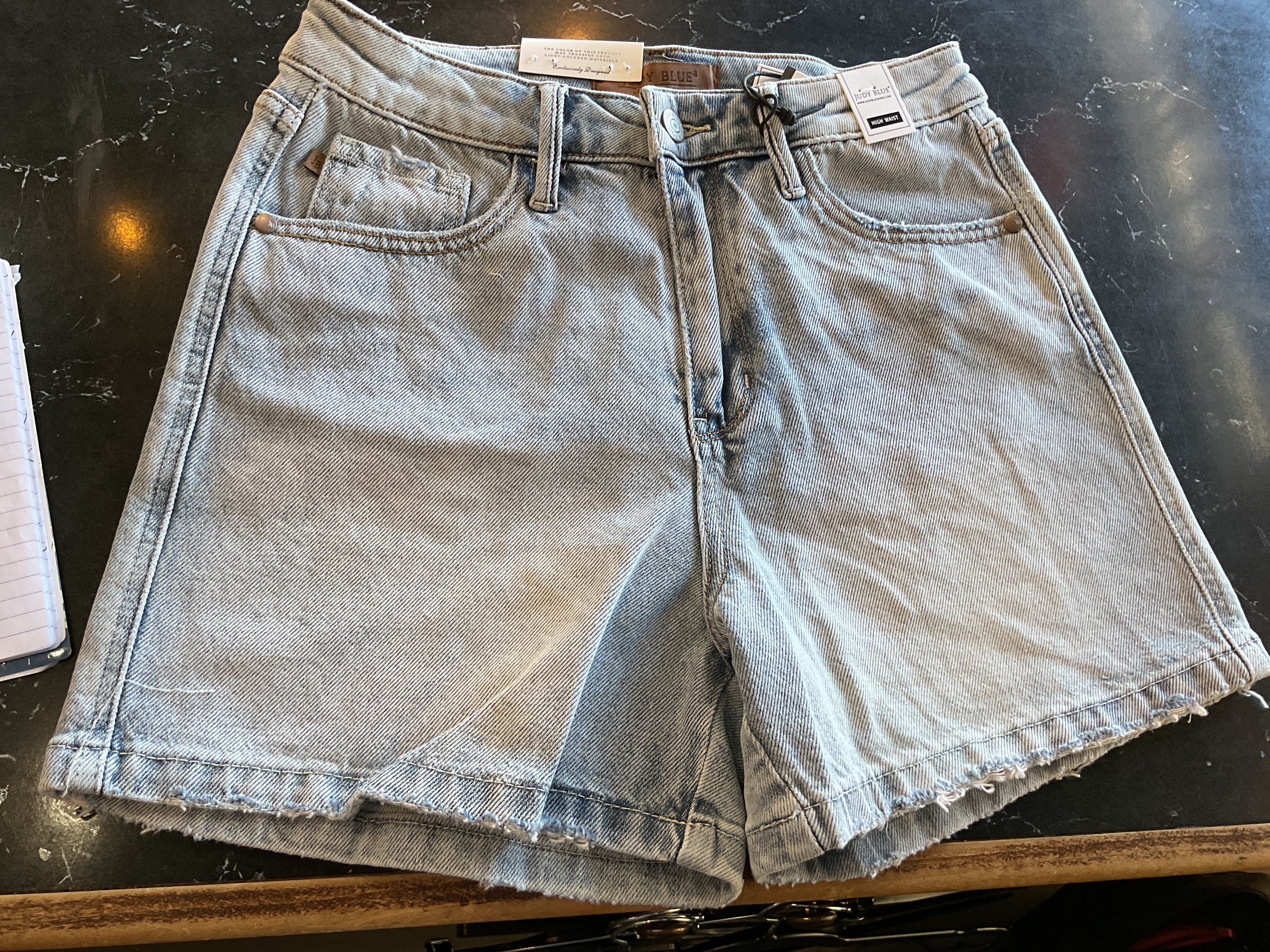 HW rigid front denim short